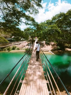 Discover Bohol in 3 Days: Chocolate Hills, Countryside & Island Hopping